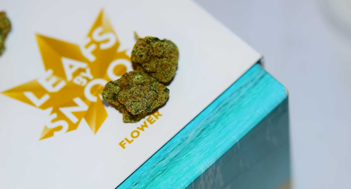 Leafs by snoop is the most recognizable cannabis brand, followed by cheeba chews and marley natural, but none of the brands were recognized by more than 23 percent of consumers. Les Maple Leafs poursuivent Snoop Dogg
