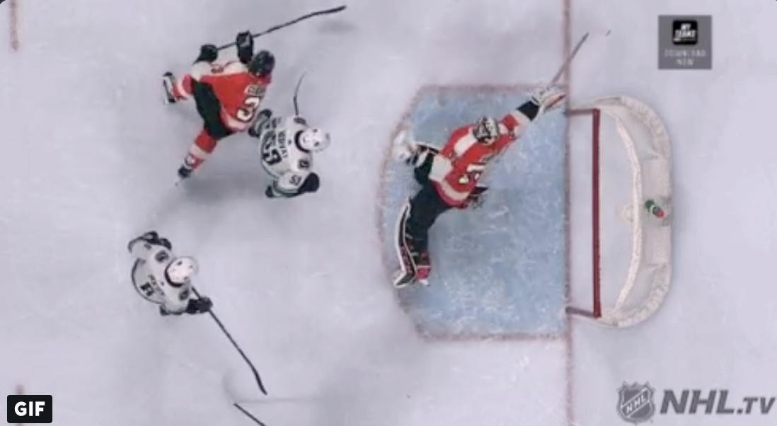 Top-5 : Carter Hart a réalisé un autre bijou