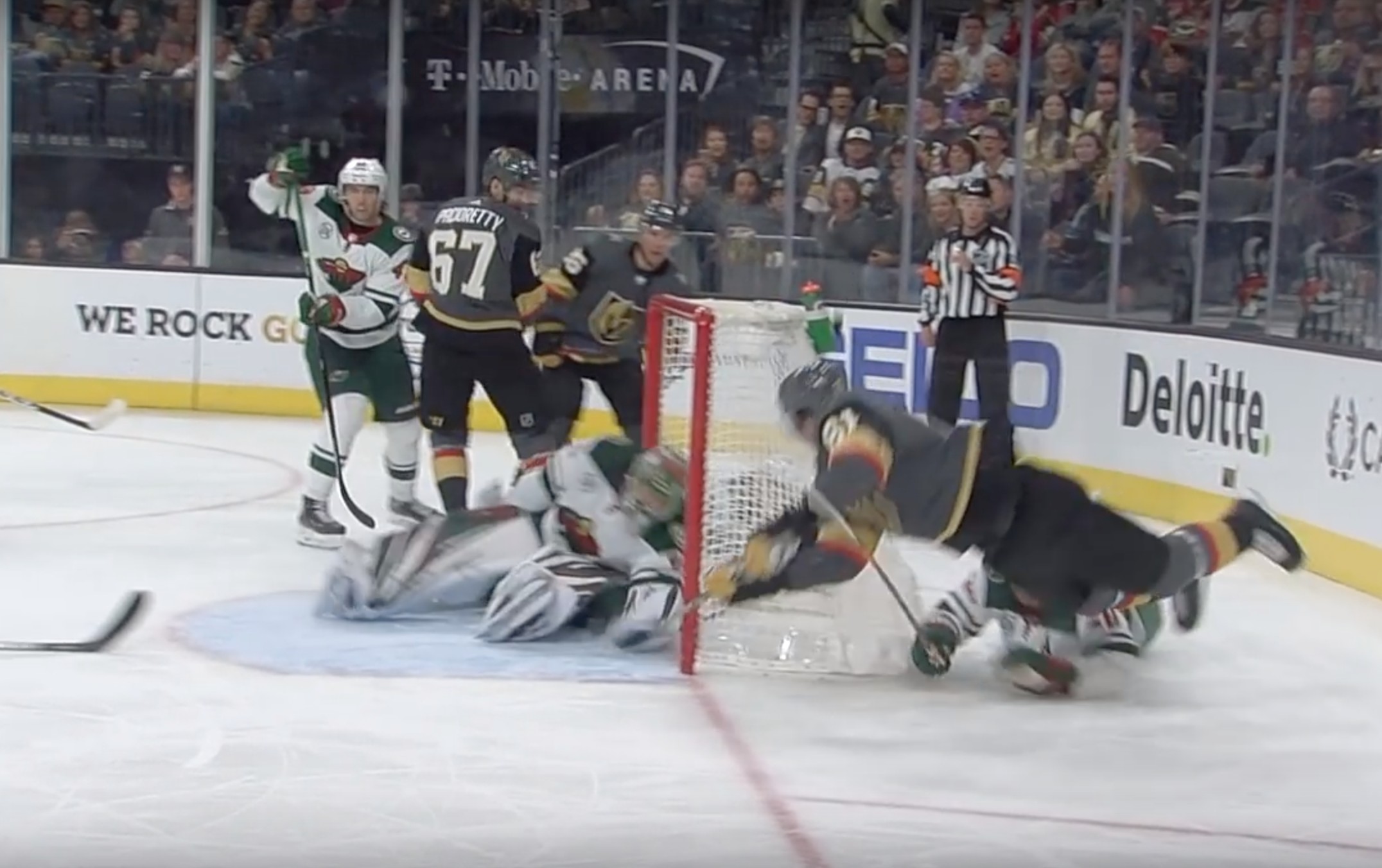 Top-5 : Dubnyk réalise l'arrêt de l'année