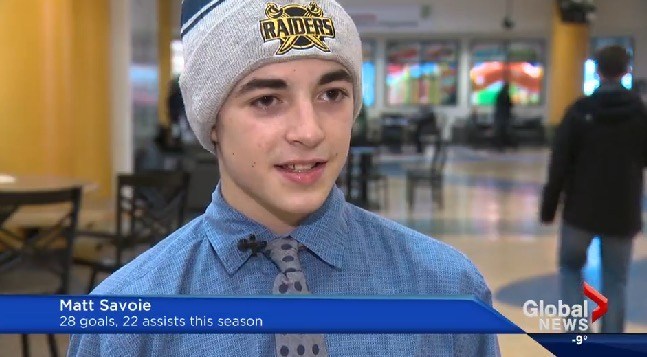 Le meilleur espoir en vue du repêchage 2022 vient de tourner le dos au junior canadien