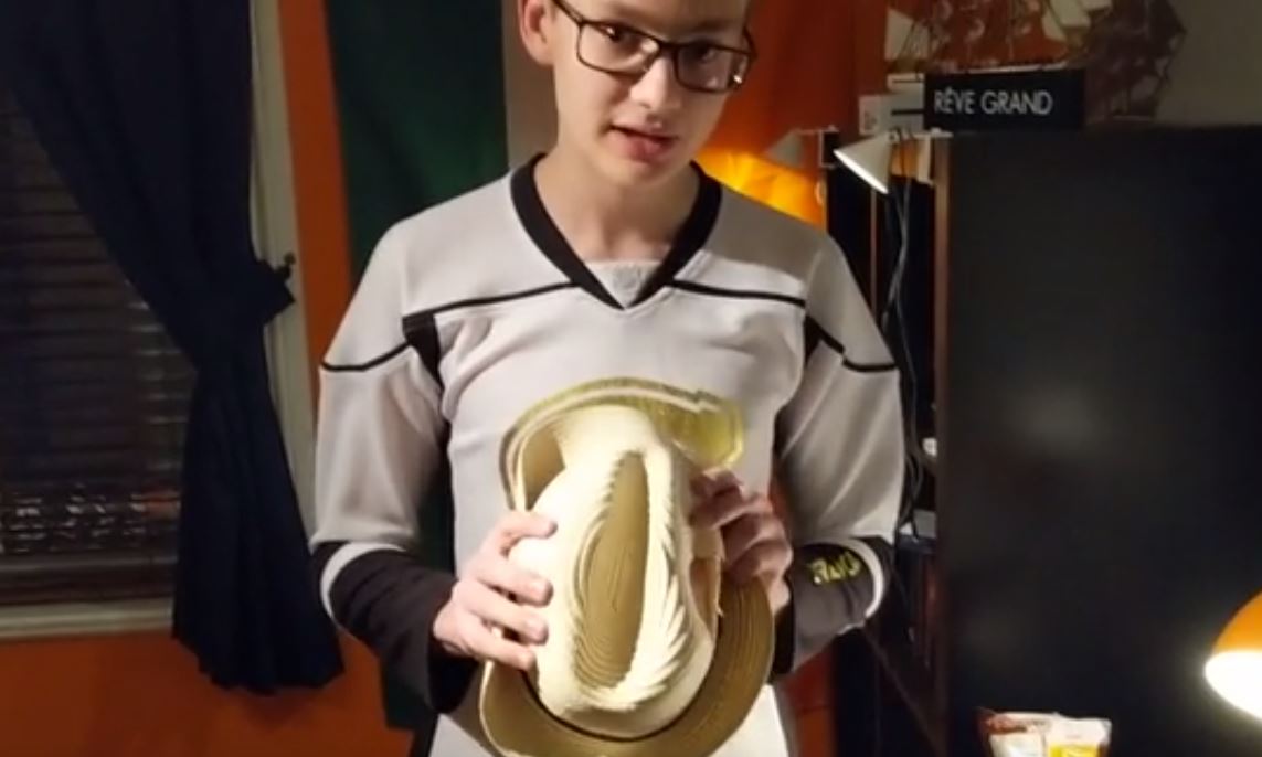 Un partisan du Canadien a littéralement dû manger son chapeau