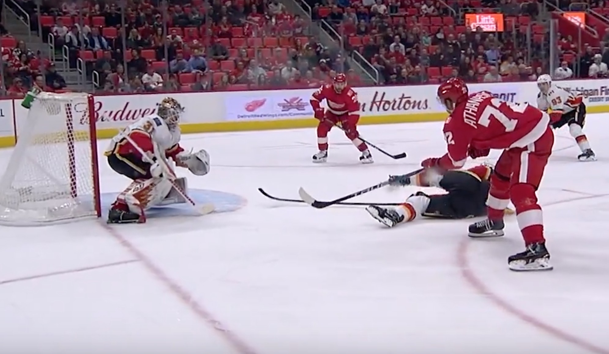 Yzerman pourrait mettre Mantha ou Athanasiou dans la vitrine