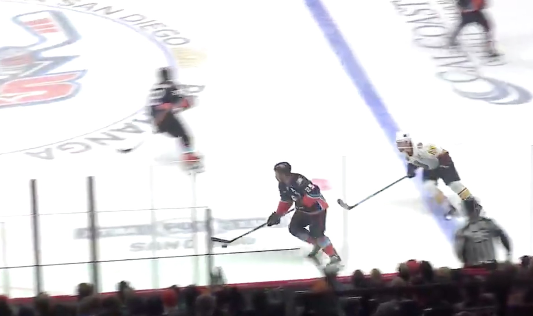 Maxime Lagacé marque sans lancer la rondelle