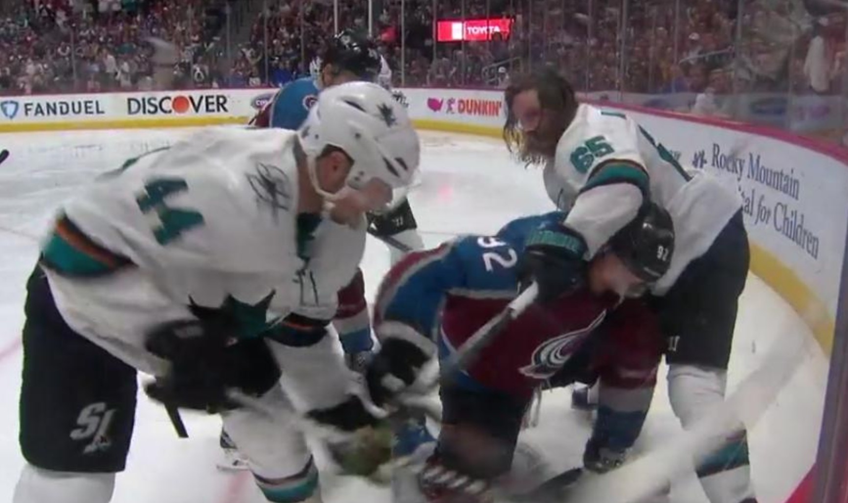 Quand Erik Karlsson doit se fermer le clapet