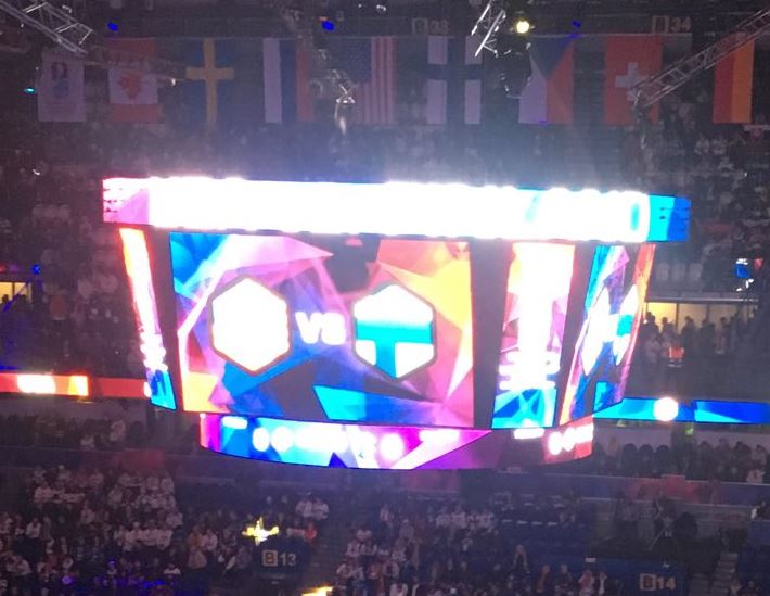 Kaapo Kakko éclipse Jack Hughes en Slovaquie présentement