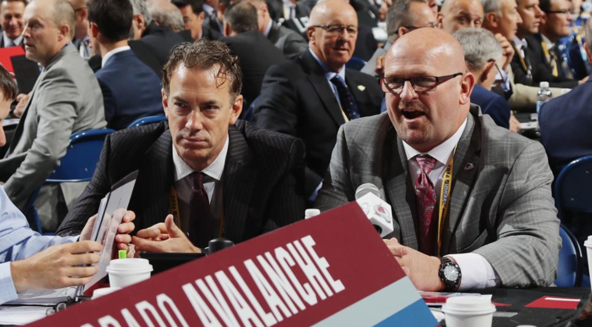 Une offre très honnête de Jim Benning à Joe Sakic