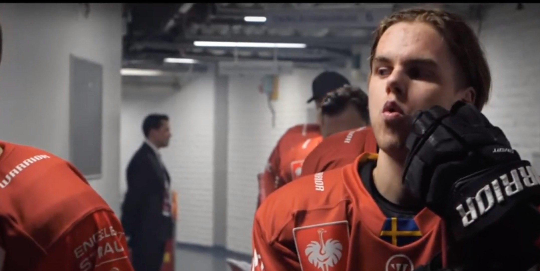 Un joueur qui signe son contrat d'entrée passe-t-il directement à la LNH?