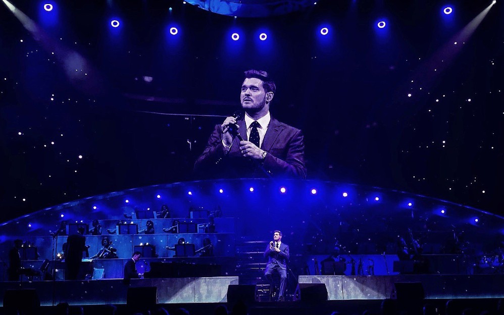 Quand Michael Bublé traite trois joueurs d'idiots lors d'un spectacle