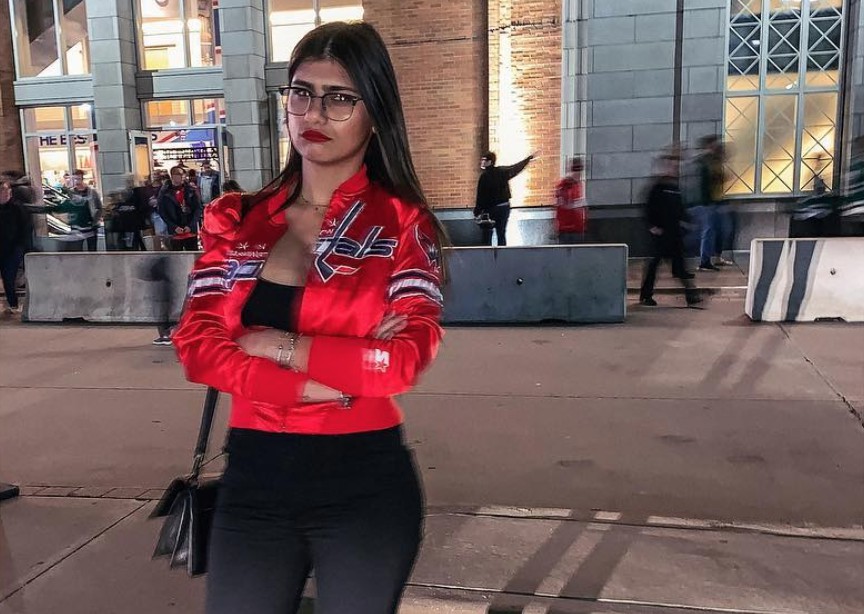 Une légende du hockey rencontre une légende de la pornographie