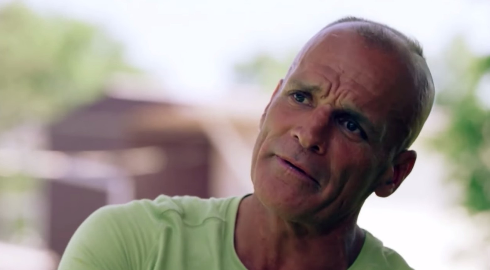 Un ancien de la LNH de retour à la rue