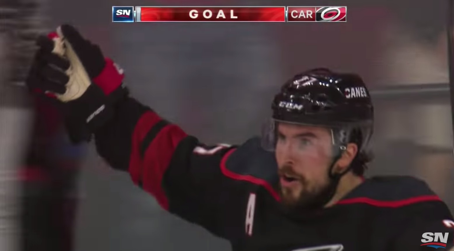 Justin Faulk passe aux Blues de Saint-Louis