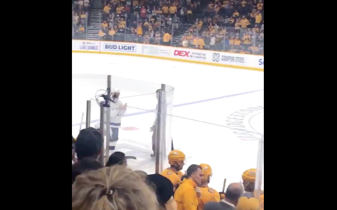 Patrick Maroon a nargué les joueurs des Preds de façon unique