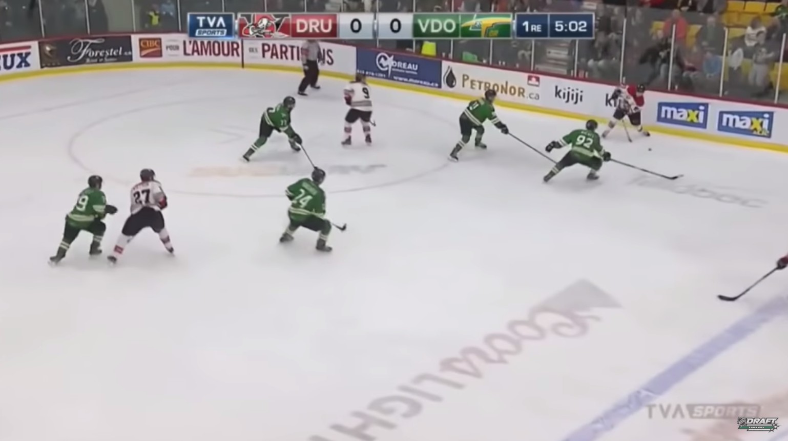 COVID-19 : Xavier Simoneau et quatre autres joueurs coupés