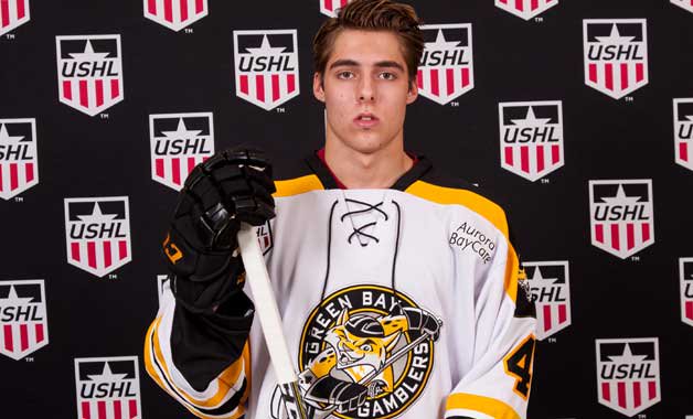 Un défenseur universitaire de 23 ans suscite de l'intérêt au Canada