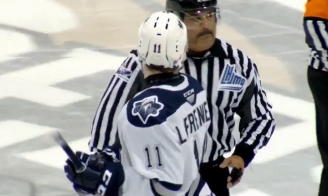 Alexis Lafrenière expulsé pour un coup de coude à la tête