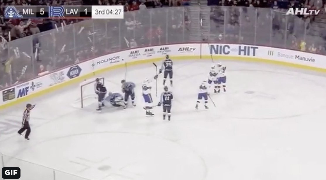 Un match difficile pour Charlie Lindgren dans une défaite du Rocket