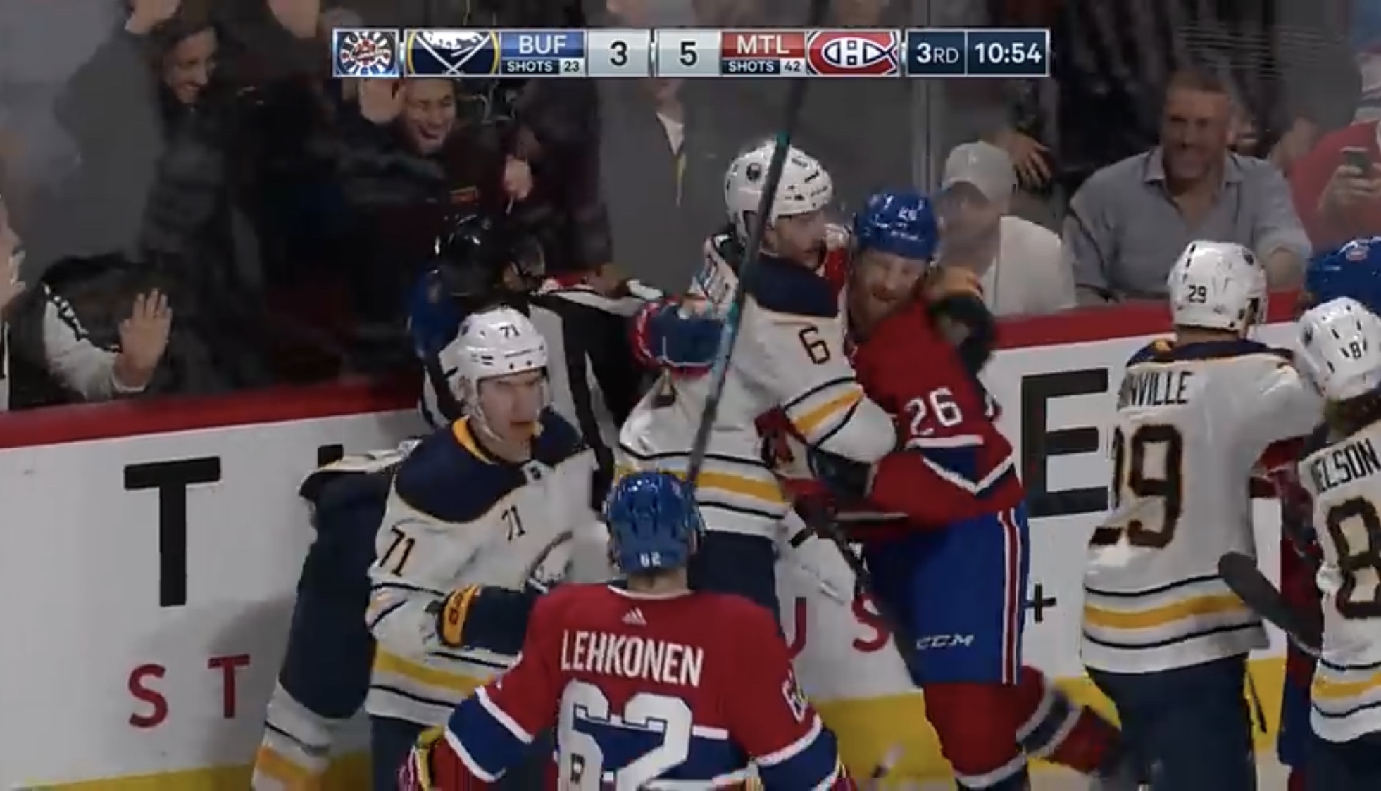 Un deuxième joueur des Sabres demande une transaction