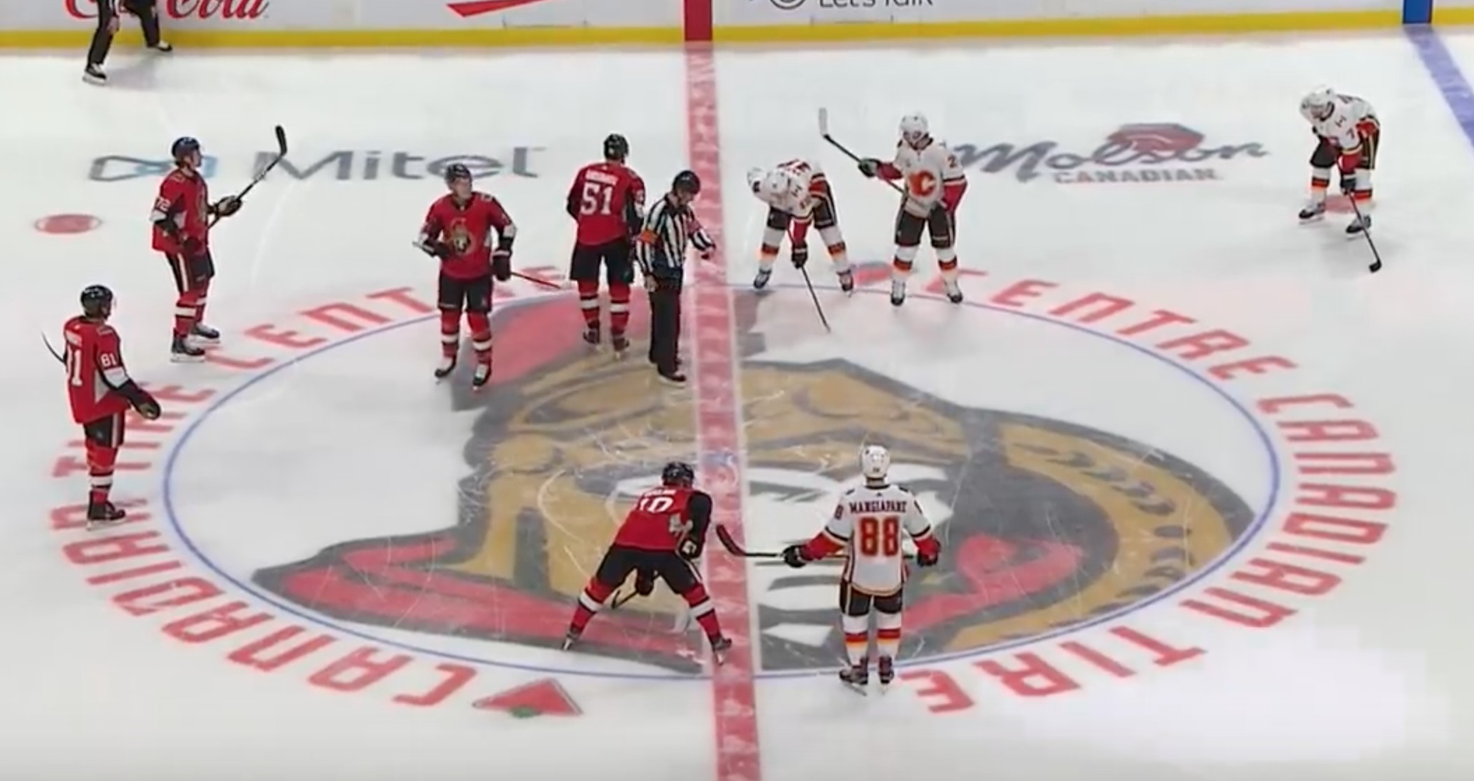 Top-5 : Un beau geste de Wes McCauley envers les frères Tkachuk