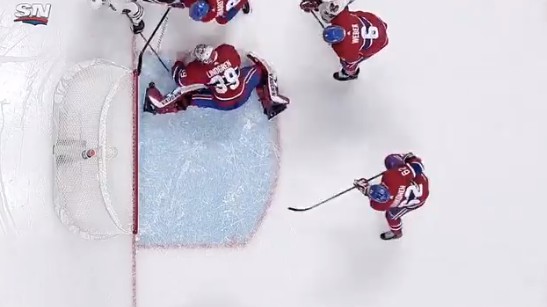 Un arrêt de jeu lorsqu'un gardien perd sa mitaine ou son bouclier?