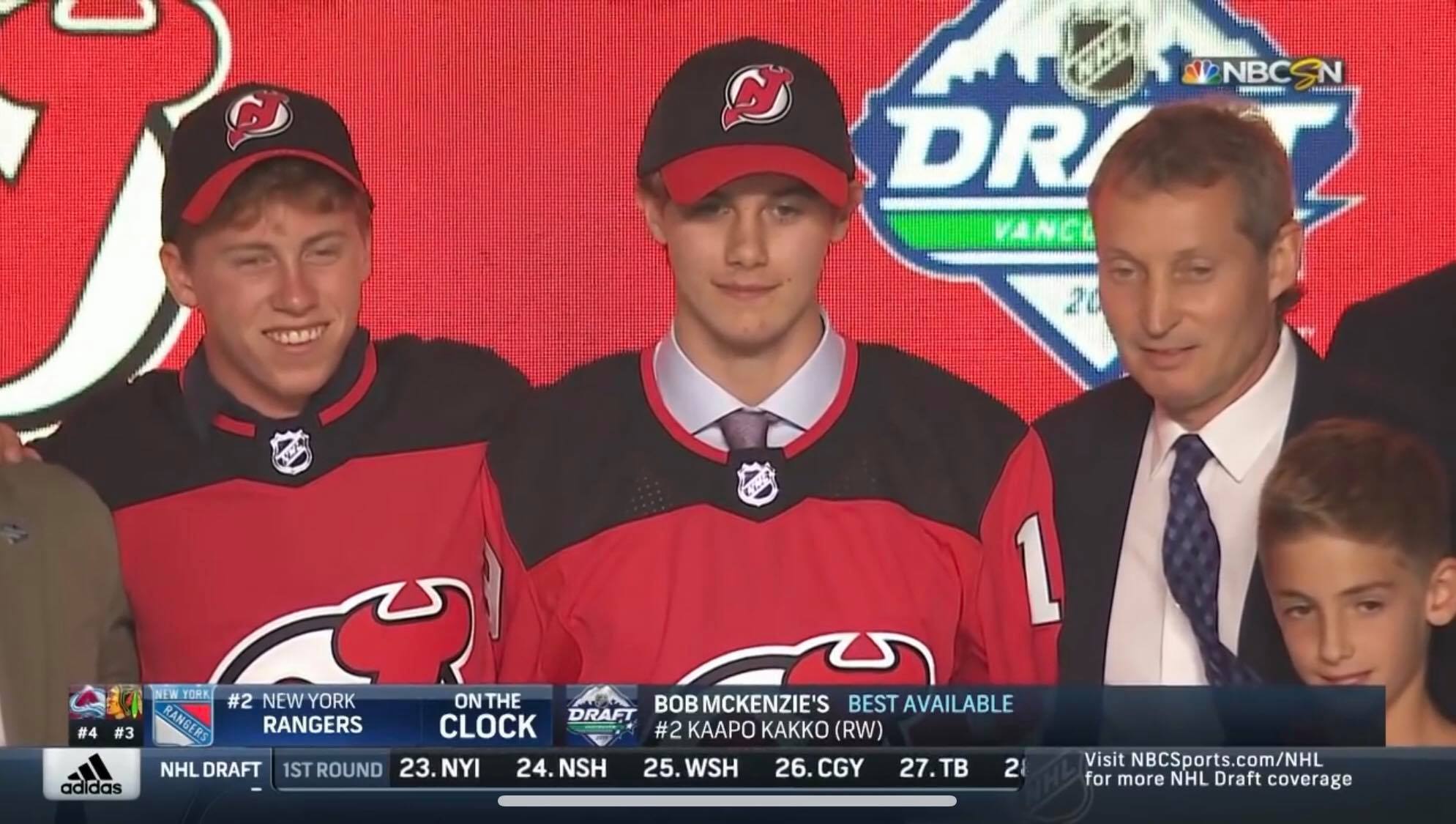 Jack Hughes en voie de battre une triste marque vieille de 20 ans