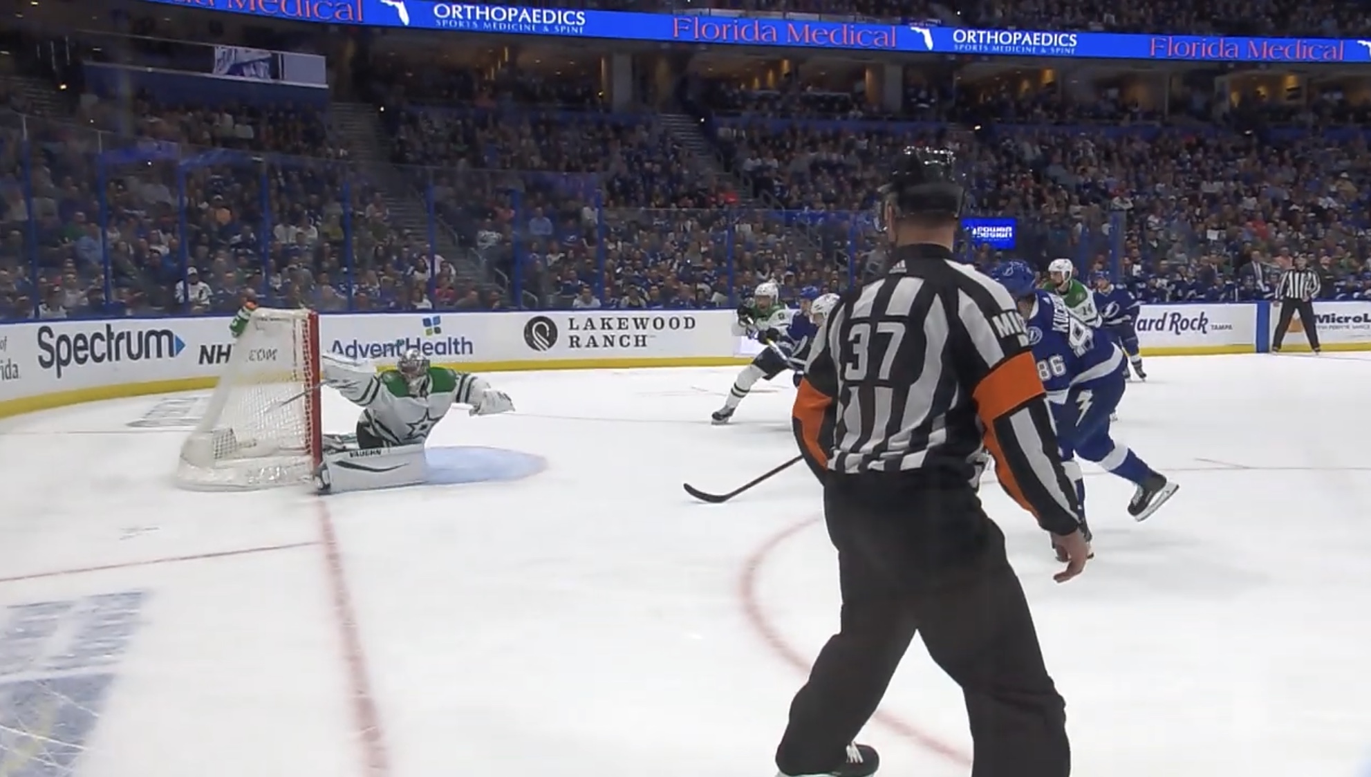 Anton Khudobin pourrait être la solution derrière Carey Price