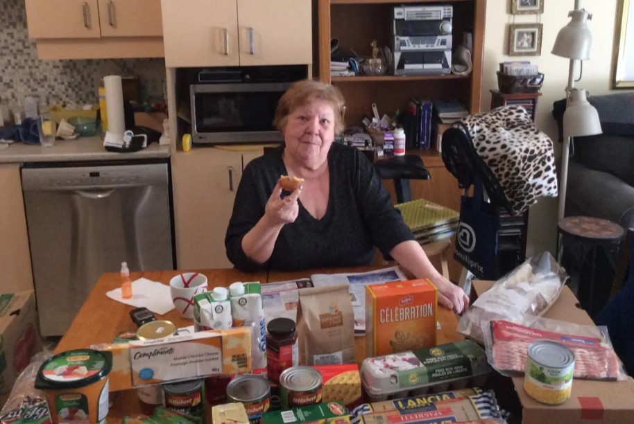 Pierre-Luc Dubois est venu en aide à une résidence pour personnes âgées