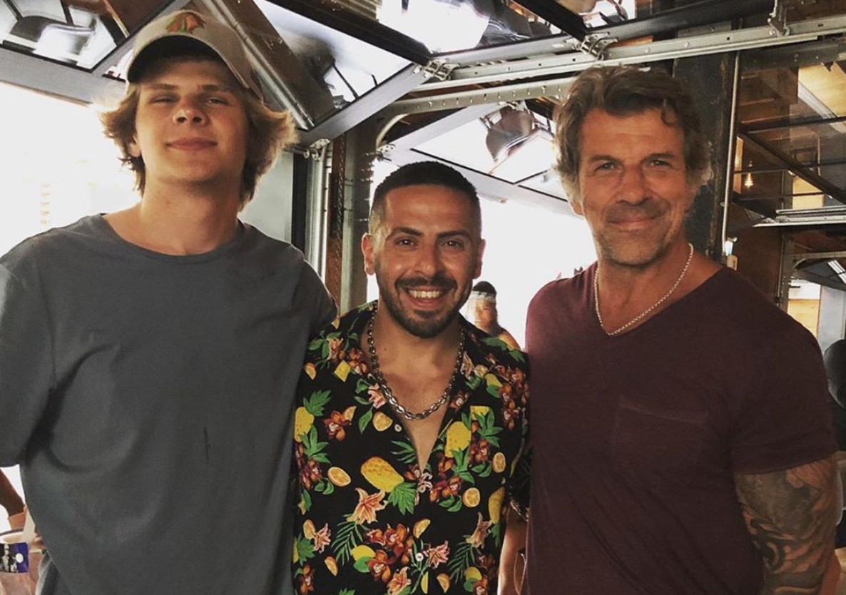 Une nouvelle manche tatouée (et pas de distanciation sociale) pour le DG du CH