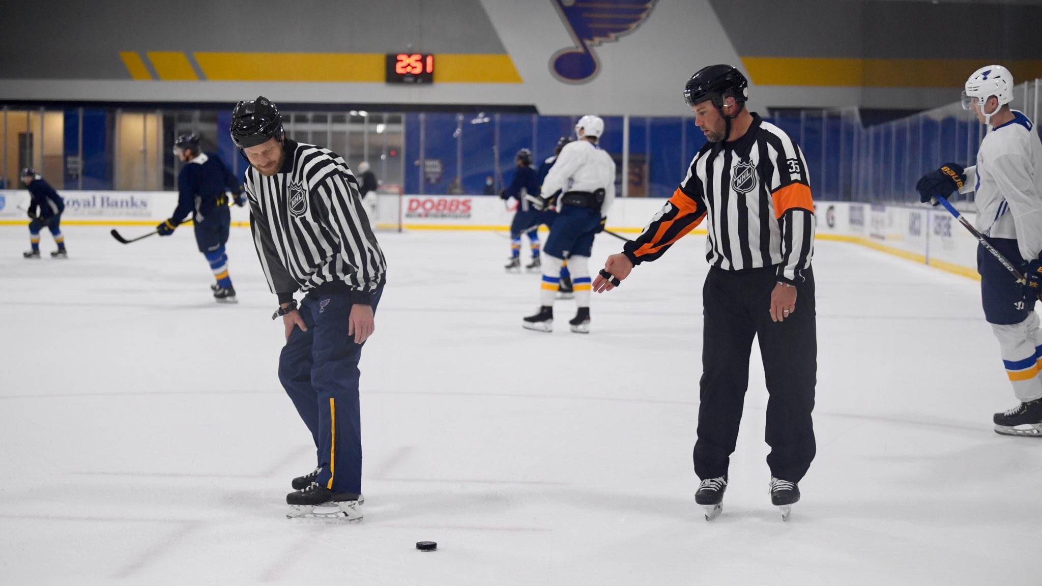 Steve Ott et Marc Savard ont été les arbitres à Saint-Louis aujourd'hui