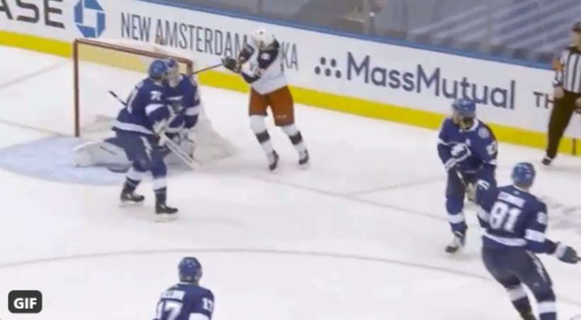 Les séries en bref : les Stars, Hurricanes et Blue Jackets créent l'égalité