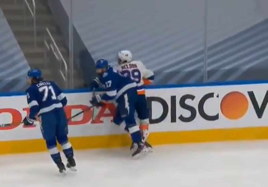 Alex Killorn suspendu un match