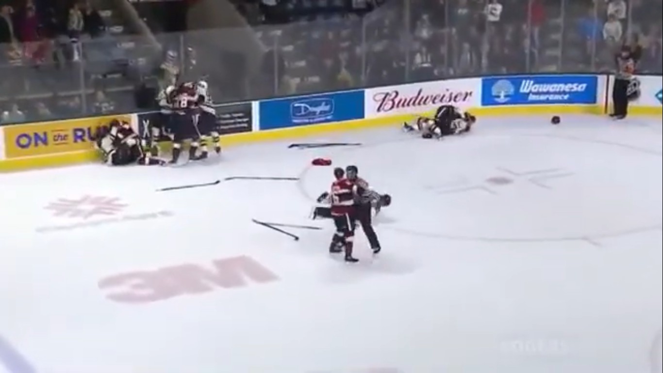 Abolition des bagarres ET des mises en échec dans la OHL pour la prochaine saison?