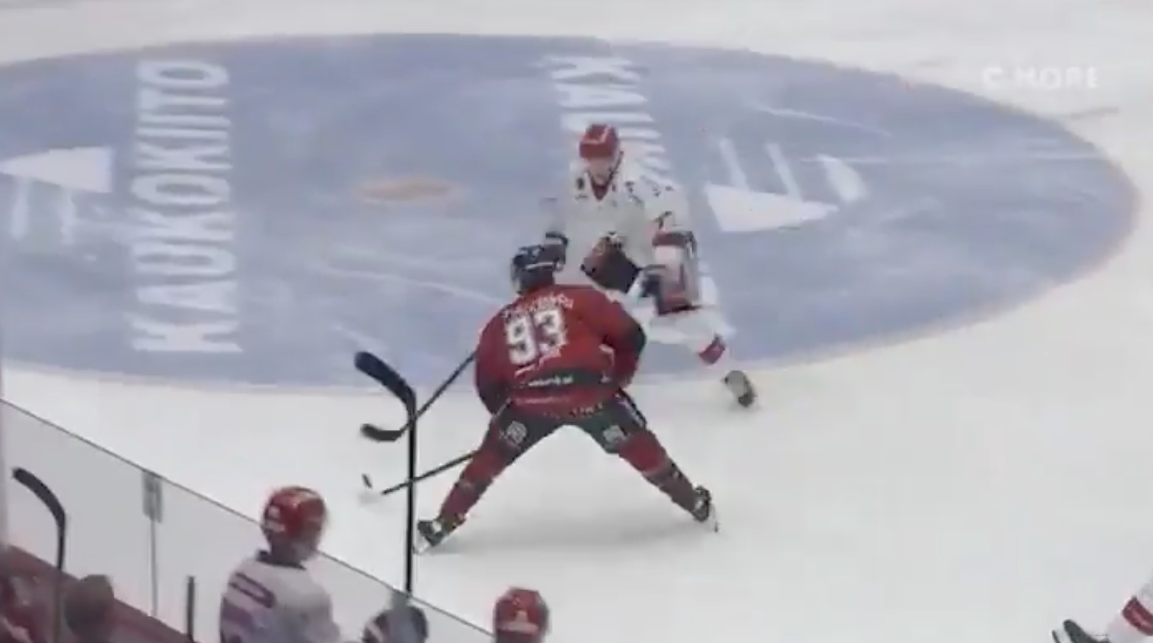 VIDÉOS : Jesperi Kotkaniemi montre de beaux «flashs» en Finlande