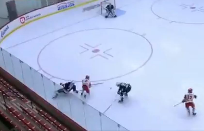 Cole Caufield a démontré à quel point il avait de bonnes mains hier