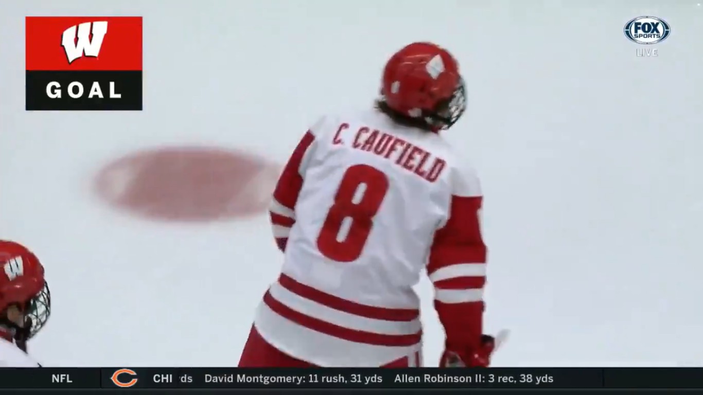 Cole Caufield marque dans une défaite des Badgers