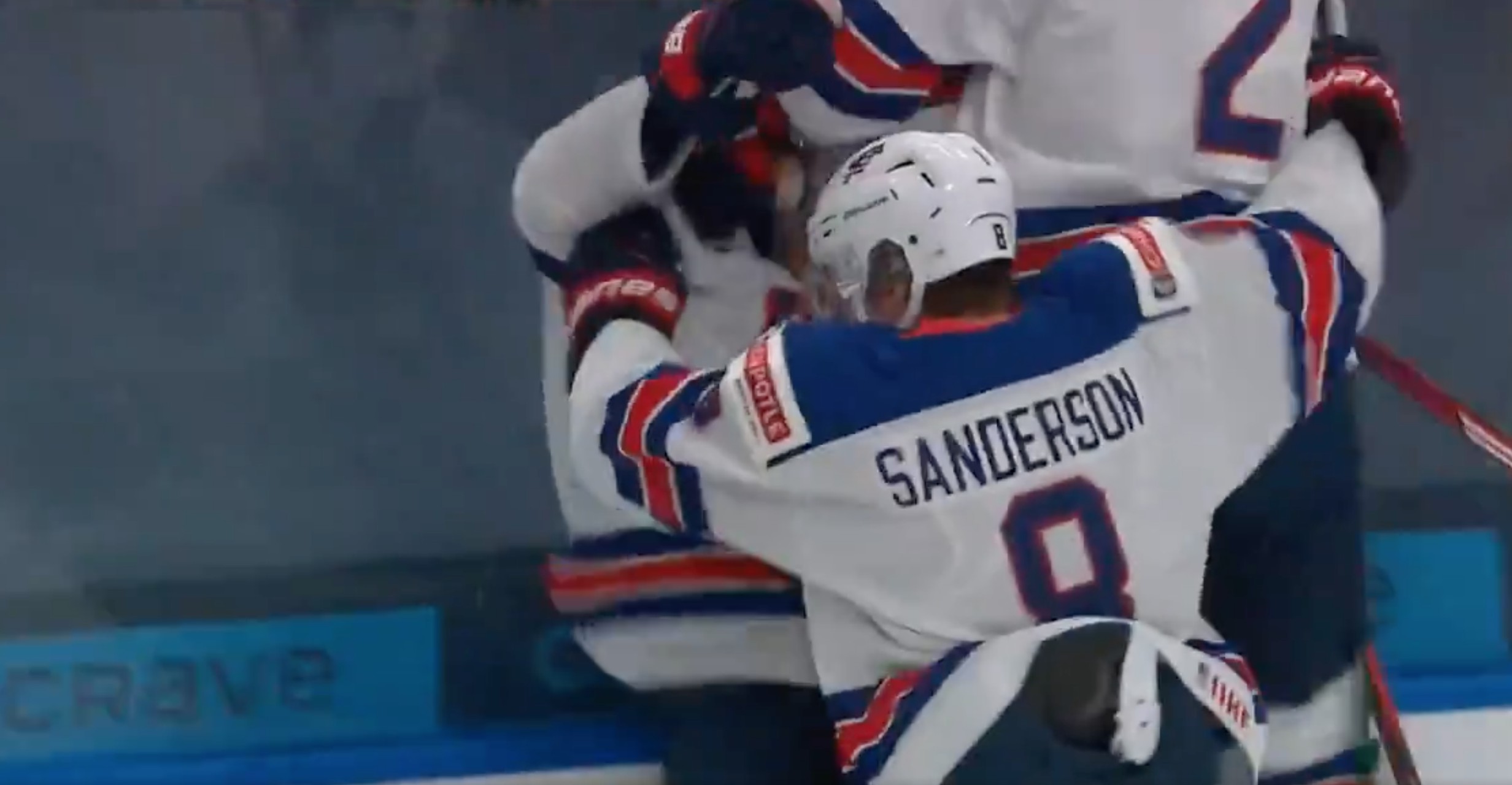 Les États-Unis (et Cole Caufield) se couvrent d'or