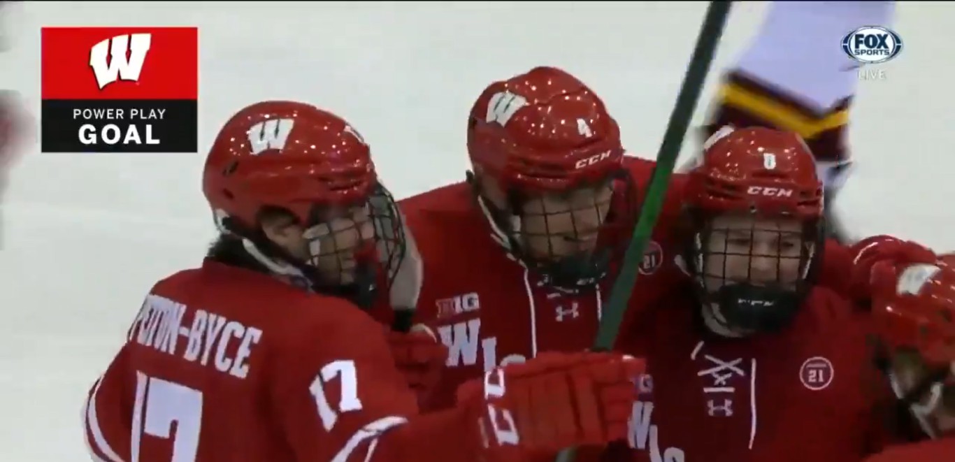 Cole Caufield s'éclate dans une victoire écrasante des Badgers