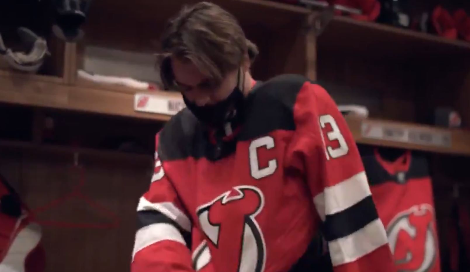 Nico Hischier nommé capitaine des Devils