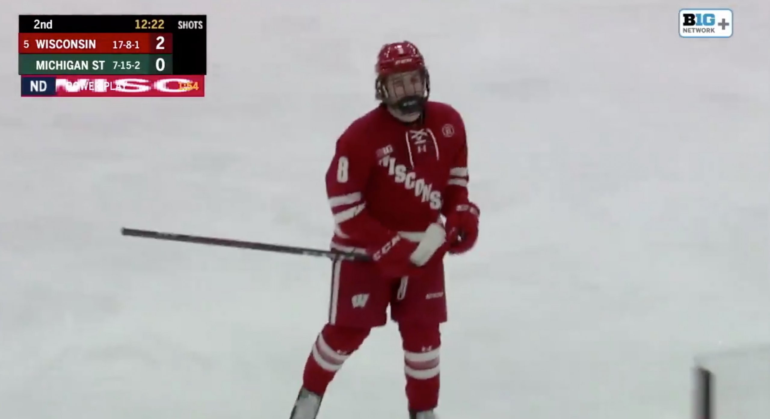 Cole Caufield marque son 23e but avec une bombe en avantage numérique