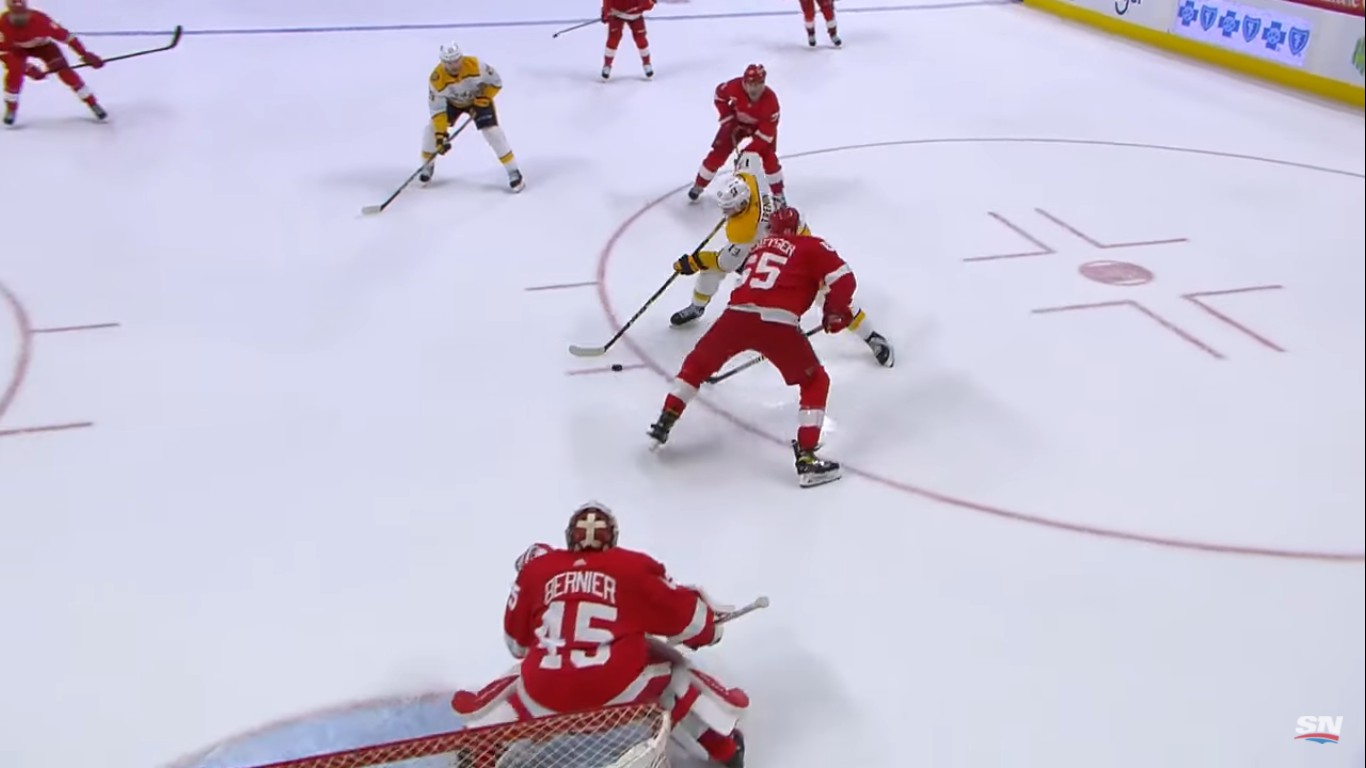 Top-5 : Yakov Trenin se moque de la défense des Wings