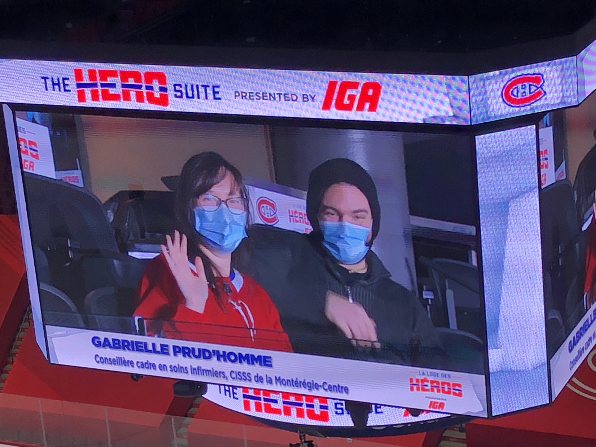 Pour la première fois en 13 mois, il y avait des fans hier au Centre Bell