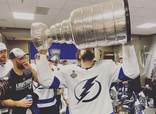 Cédric Paquette a ramené la Coupe Stanley à Gaspé aujourd'hui