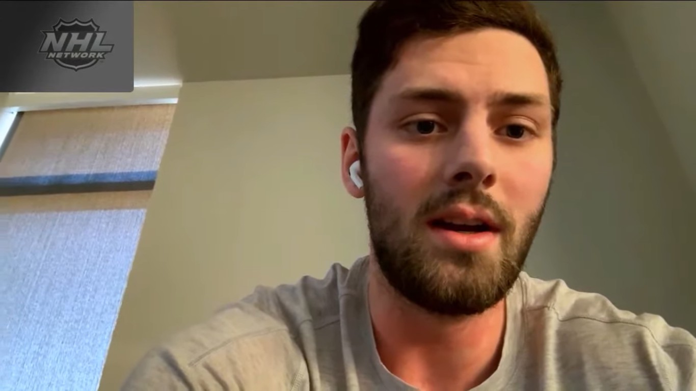 Jason Dickinson signe un contrat de trois ans avec les Canucks