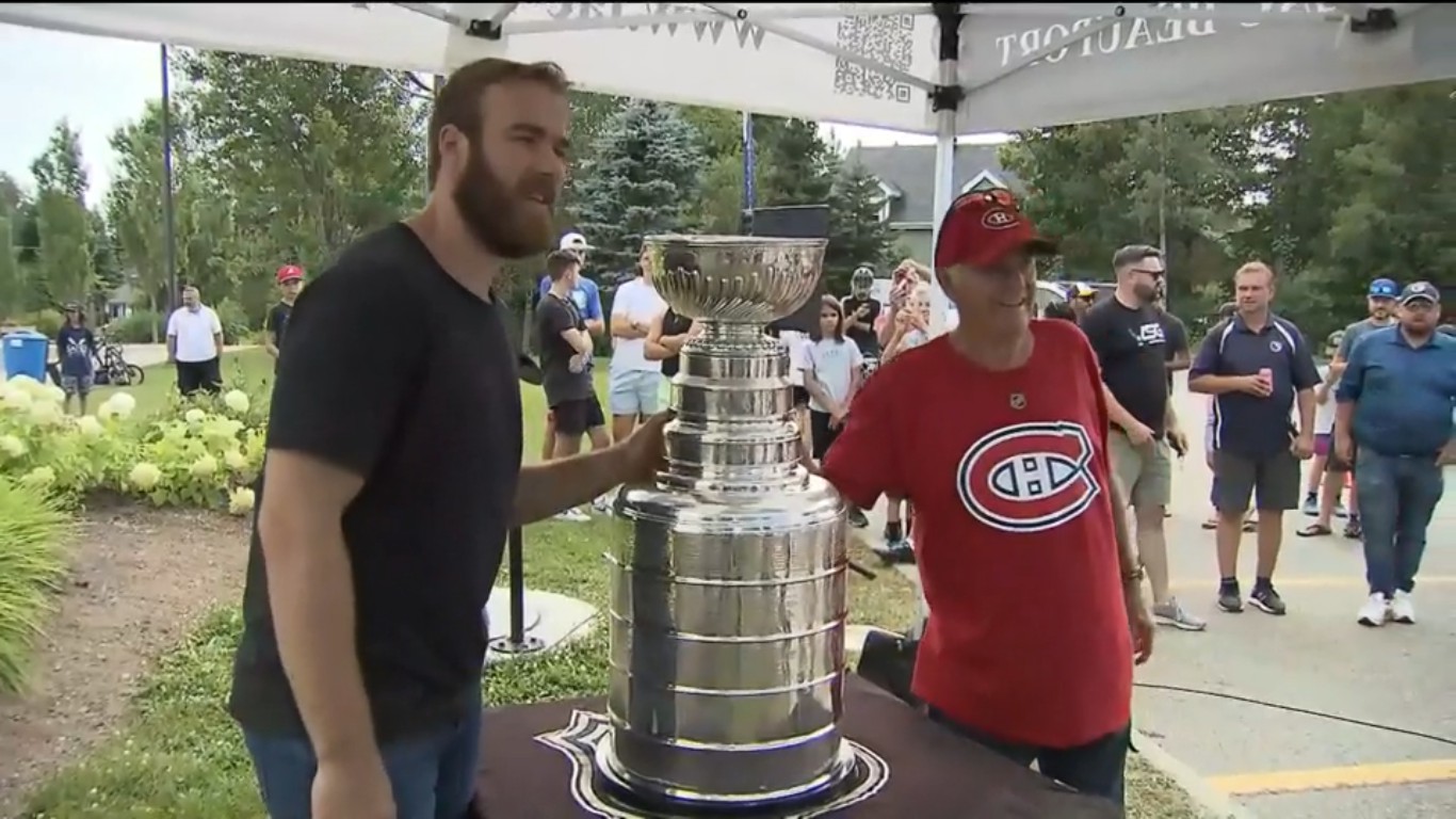 David Savard a festoyé avec la coupe au Lac-Beauport aujourd'hui
