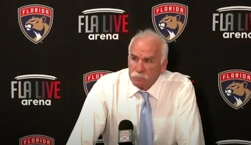 Même avec le scandale des Hawks, Joel Quenneville veut revenir dans la LNH