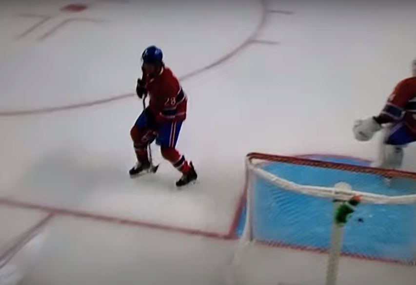 Trois erreurs de Christian Dvorak ont mené au deuxième but des Sharks