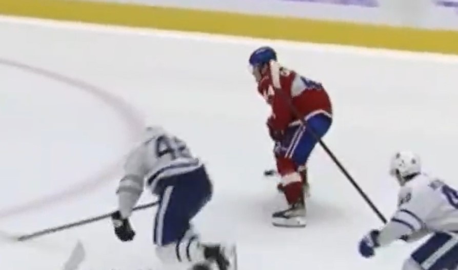 Cole Caufield marque un deuxième but avec le Rocket cette saison