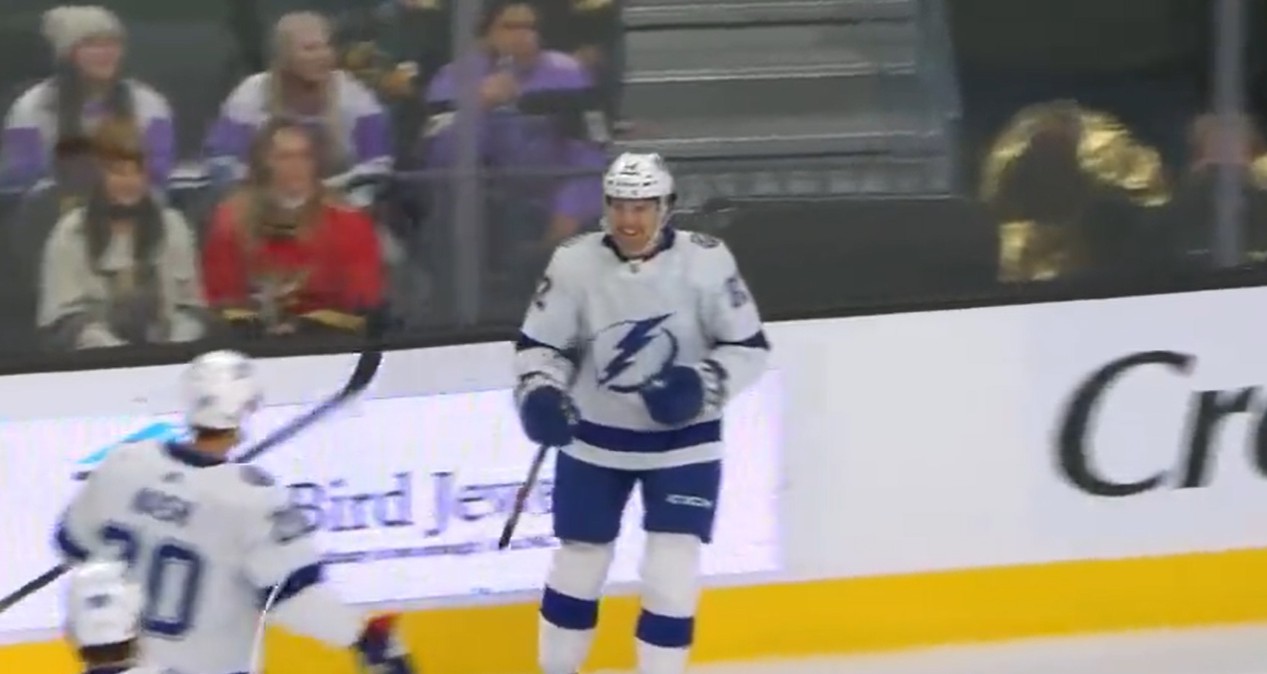 Le Lightning revient de l'arrière pour battre les Golden Knights à Vegas