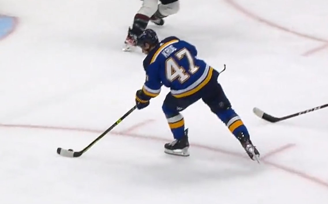 Torey Krug affirme que la grippe frappe plus fort que la COVID-19 dans la LNH