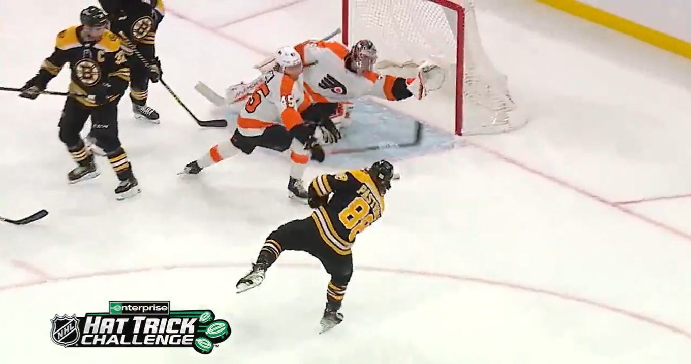 Top-5 : Tour du chapeau de Pastrnak et victoire de Rask à son retour