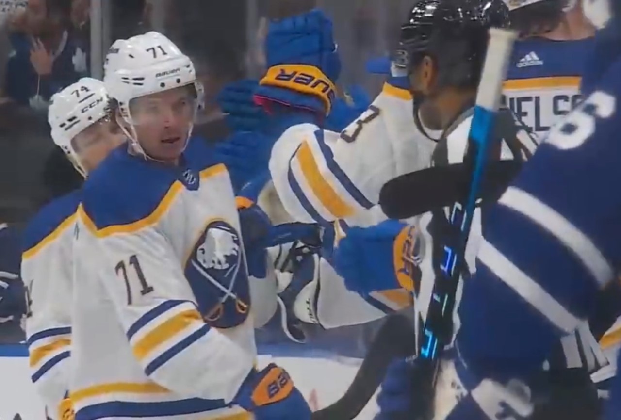 Top-4 : les Sabres gâchent le 400e match en carrière de Mitch Marner